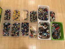 LEGO MASSIVE Minifigure + accessories + animals RARE lot thousands of figures!