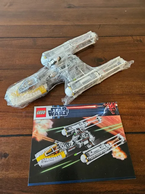 LEGO 9495 Gold Leader's Y-wing Starfighter