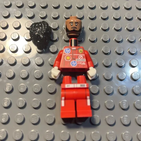 LEGO Lewis Hamilton Minifigure 43022 Scuderia Ferrari F1 Driver NEW
