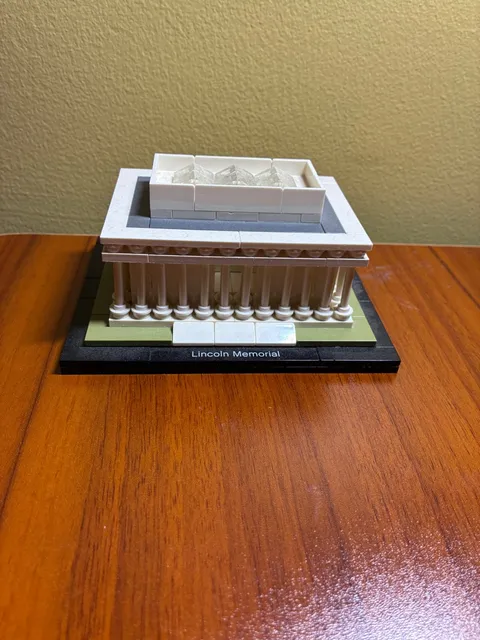 LEGO ARCHITECTURE: Lincoln Memorial (21022)