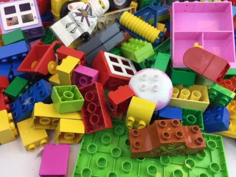 BIG 5 Pounds Lot Lego DUPLO Blocks Bricks Cars  - 100% Lego!