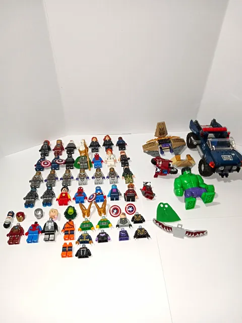 LEGO Marvel Super Heroes Minifigure Mixed Lot Of 30 Figures + Builds & Extras!