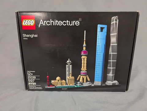 LEGO Architecture Shanghai China (21039), 597 Piece, *RETIRED SET* - New/Sealed