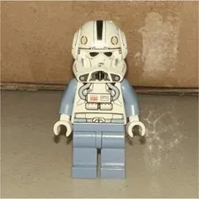 LEGO Star Wars V-Wing Pilot Minifigure - Light Blue Uniform with White Helmet
