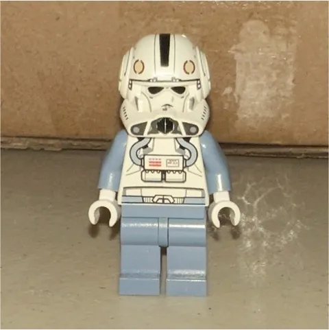 LEGO Star Wars V-Wing Pilot Minifigure - Light Blue Uniform with White Helmet