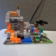 LEGO Minecraft The Cave 21113 Complete Set 248 Pieces w/ Instructions
