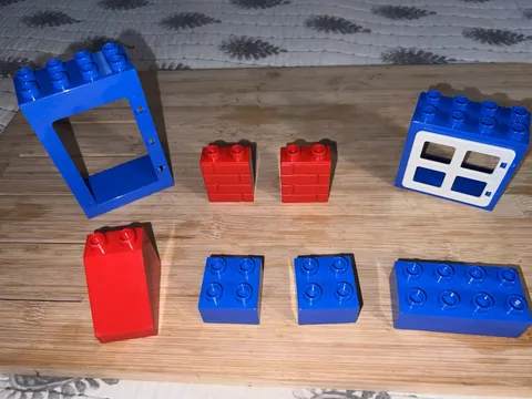 LOT of LEGO GROUP 8X PIECES 2015 RED BRICKS 2009 BLUE DOOR WINDOW EXTRA BLOCKS