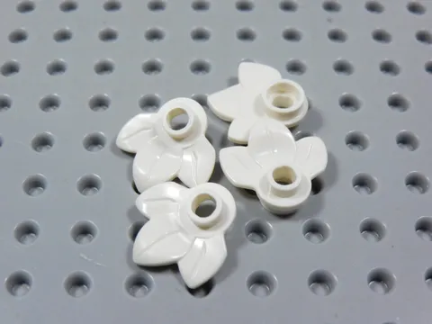 LEGO Lot of 4 White Plant Plates w/ 3 Leaves Minifig BQ