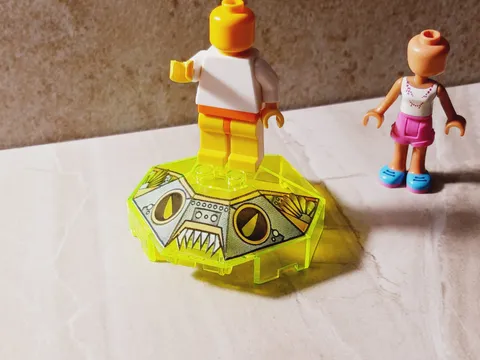 New LEGO Metal Spider Stand Sharp Teeth Eyes Cockpit Trans Neon Yellow Printed
