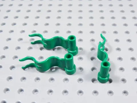 LEGO Lot of 3 Green 4x1 Wavy Flags Accessory Minifig BJ