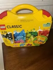 LEGO CLASSIC: Creative Suitcase (10713)