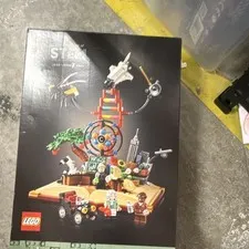 LEGO Ideas: The Evolution of Stem (21355) 979 pcs - Brand New!