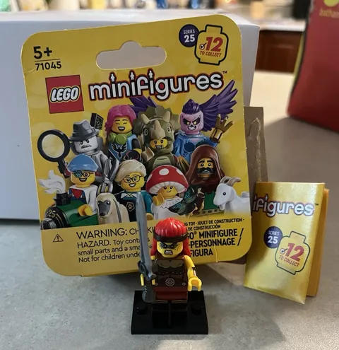 LEGO Minifigures Series 25 71045 Female Viking Minifigure Foil Pack
