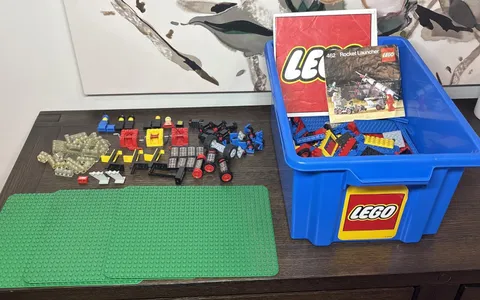 Vintage 1970s Lego 3.5 Pounds Rare Pieces Blocks Wheels Pulleys Clear Manuals L