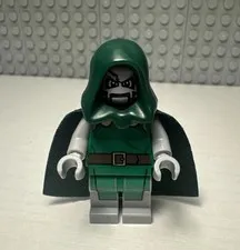 LEGO Dr. Doom Minifigure Sh0052 Marvel Superheroes 76005