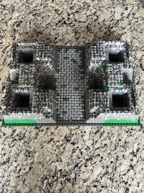 LEGO 30271pb01 Raised 3D Baseplate 32x48 8781 Knights Kingdom