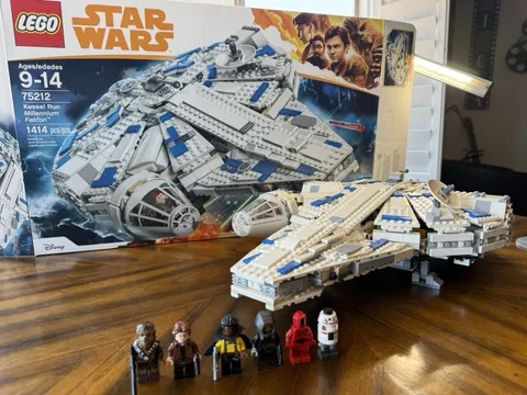 LEGO Star Wars: Kessel Run Millennium Falcon (75212) Complete But Missing Qi’ra