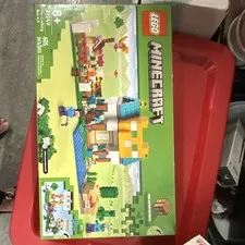 LEGO Minecraft: The Crafting Box 4.0 (21249) Brand New Sealed. Damaged Box