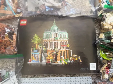LEGO Icons: Boutique Hotel (10297)