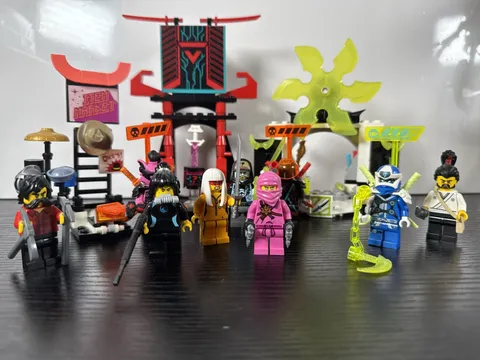 LEGO NINJAGO 71708 Gamer's Market Pink Zane RETIRED COMPLETE w instructions 