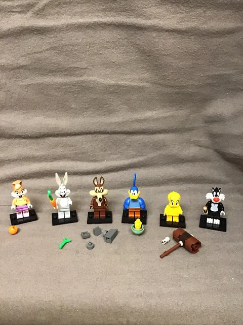 Lego Looney Tunes Mini figs Set Of 12 With Case
