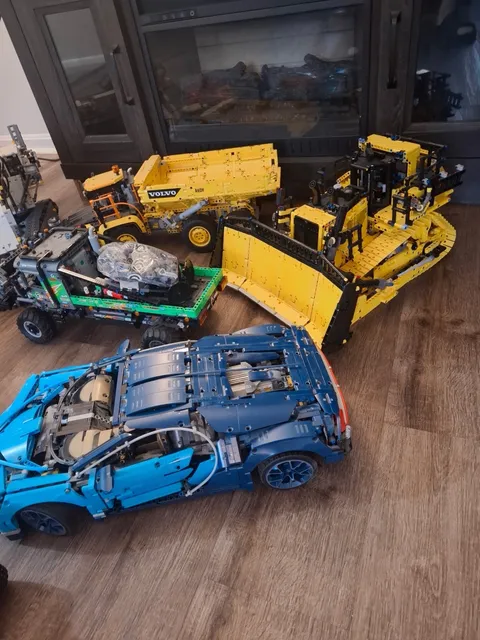 LEGO Technic Volvo L350F Wheel Loader 42030 1636pc 16+ Built No Box
