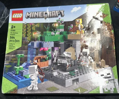 LEGO Retired Minecraft The Skeleton Dungeon 21189 Complete Set Boxed 364pc