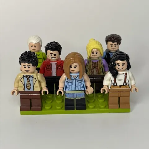 LEGO Minifigure Lot - FRIENDS + Gunther From set 21319 Lego Ideas Central Perk