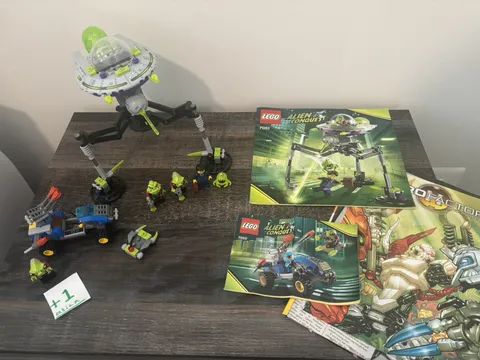 LEGO Alien Conquest Tripod Invader 7051 AND Alien Defender 7050 ( READ DESC. )