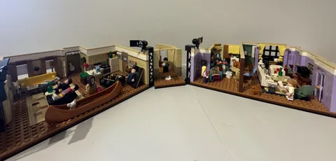 2021 LEGO Creator Icons: The Friends Apartments (10292) W/ Minifigures