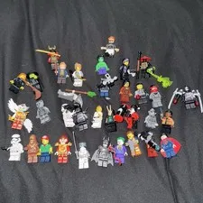 LEGO MINI-FIG LOT  34 FIGURES PEOPLE STAR WARS MARVEL BATMAN SUPERMAN HULK JOKER