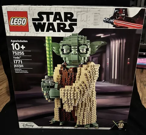 LEGO Star Wars Yoda 75255 1771 pcs Brick Separator Included Age 10+