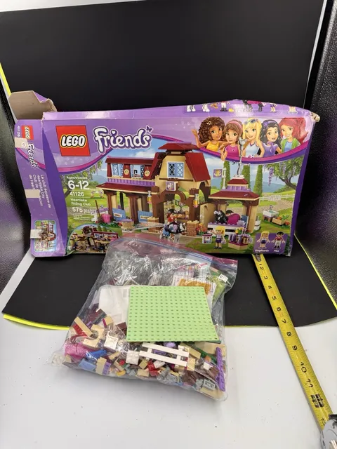 Lego Friends Heartlake Riding Club 41126