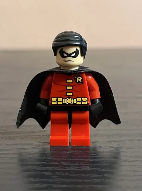 LEGO Batman Robin Minifigure with Cape 2012 DC Super Heroes. GREAT CONDITION