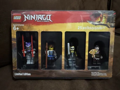 LEGO NINJAGO: Ninjago Minifigure Collection (5005257)