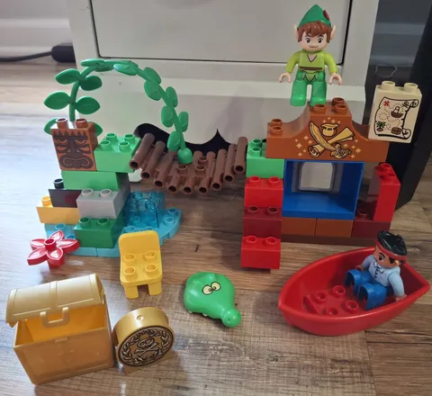 LEGO Duplo Jake and the Neverland Pirates Peter Pan’s Visit Set 10526 Incomplete