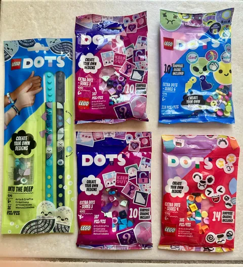 Lego DOTS: Into the Deep Bracelets (41942)  & 4 packs of Extra Dots  - Brand New