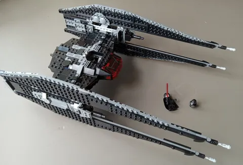 LEGO Star Wars: Kylo Ren's TIE Fighter (75179)