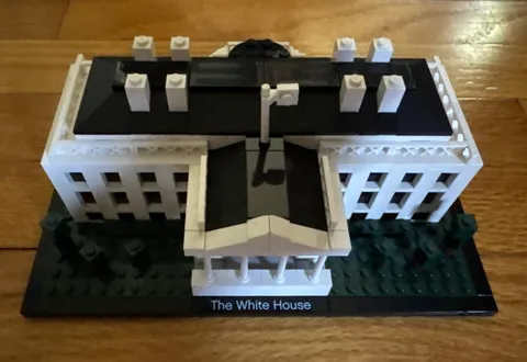 LEGO 21006 Architecture The White House Completely Built Retired Set