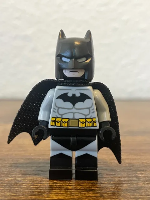 Lego Batman Minifigure (2021 accessory set)