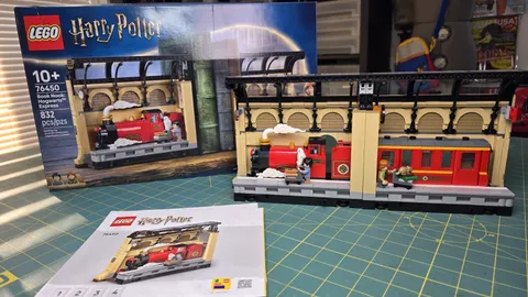LEGO 76450 Harry Potter Book Nook: Hogwarts Express Complete