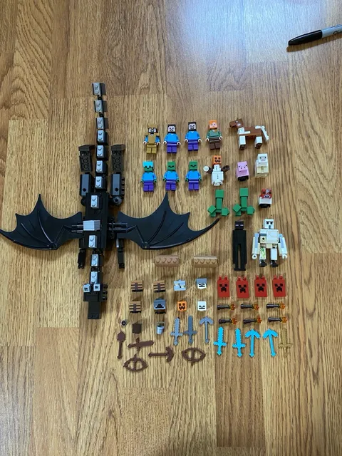 Lot Of LEGO Minecraft Minifigures And Creatures - Ender Dragon 21151