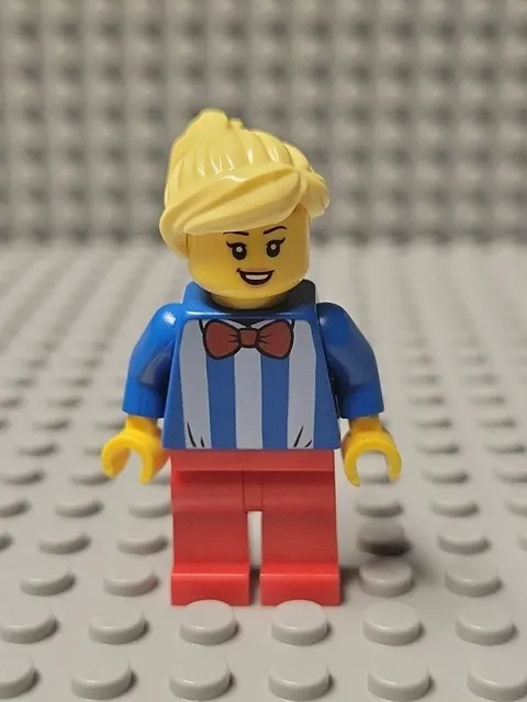 LEGO Minifigure Ice Cream Vendor Female Item