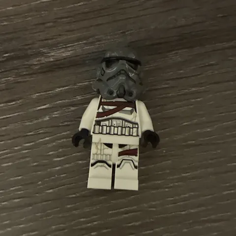 LEGO Star Wars Clone Trooper Minifigure White Armor w/ Gray Helmet, Black Hands