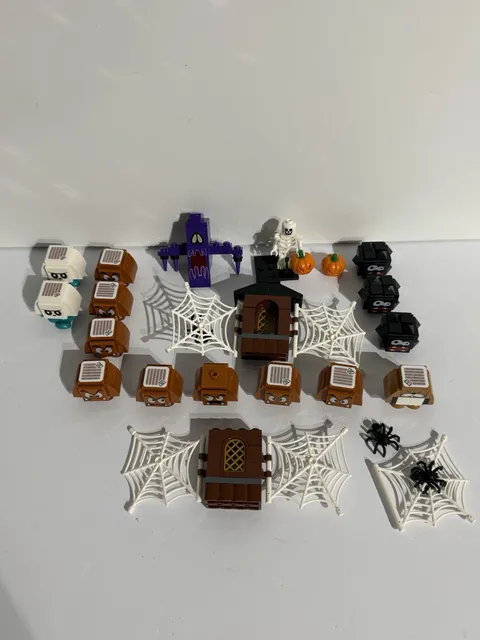 NEW LEGO Halloween lot - Skeleton Pumpkins Ghost Goomba Bat Spider Web Bones