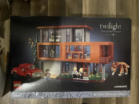 LEGO Twilight Cullen House 21354 Set NEW Factory Sealed in box 2001 pcs