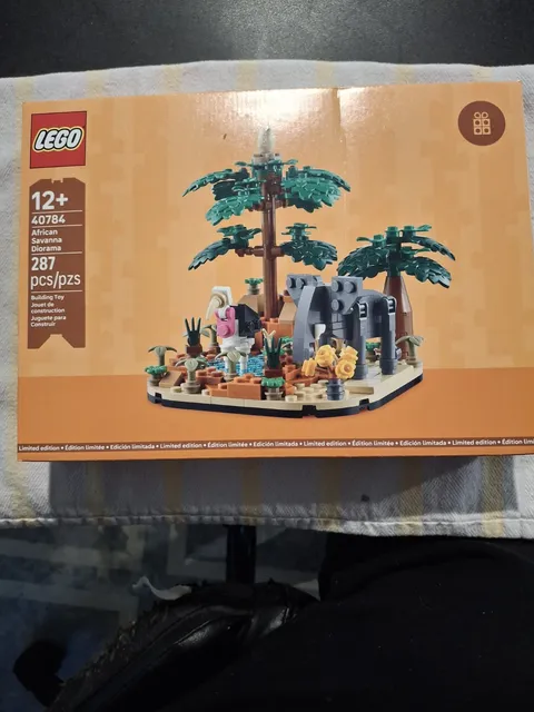 LEGO African Savanna Diorama 40784 Complete Set Box 287 Pieces Limited Edition