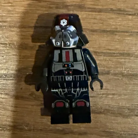 LEGO Star Wars Minifigure w/ Helmet & Red Lightsaber