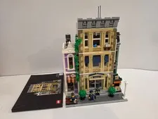 Lego Icons 10278 Police Station - Preowned, 100% Complete + Instructions