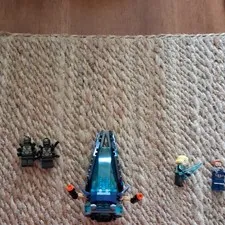 LEGO Small Spacecraft Vehicle Build with 4 Minifigures, Plastic